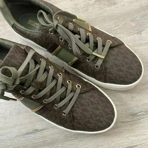 MICHAEL KORS - Poppy Stripe Lace
Up Sneaker 9 - Picture 9 of 11